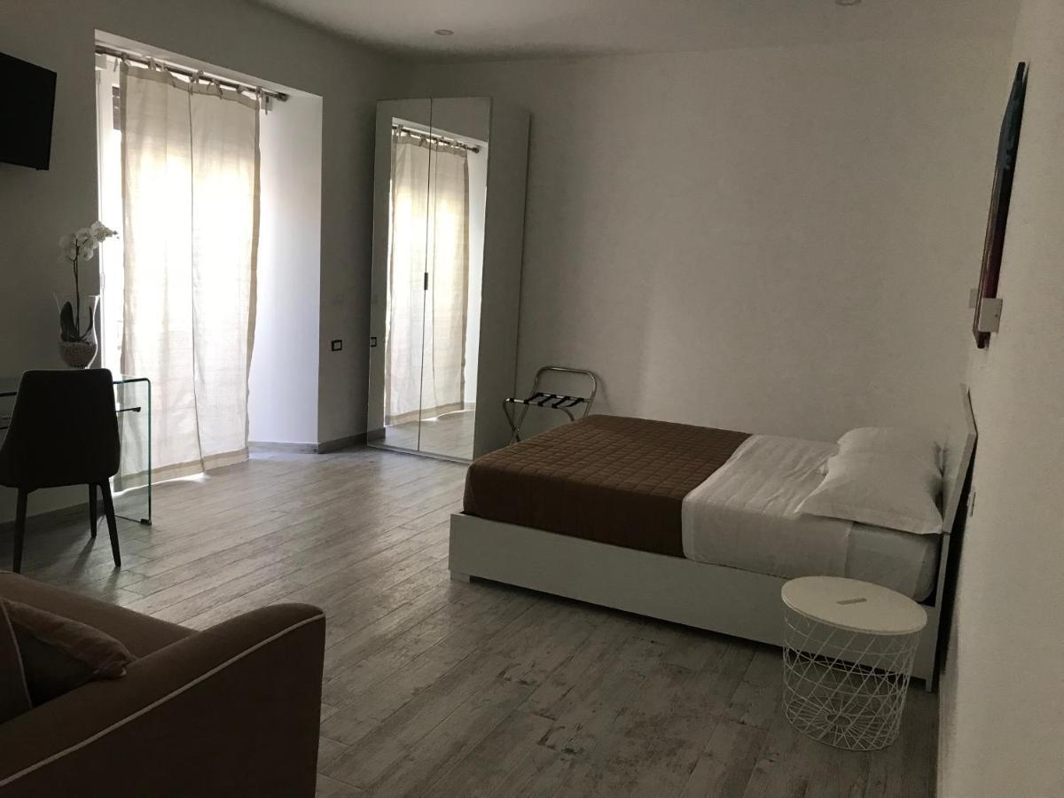 Sikule Bed & Breakfast Santa Teresa Di Riva Bagian luar foto