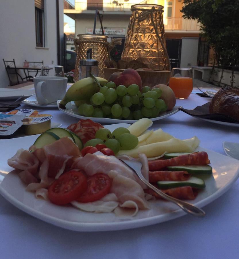 Sikule Bed & Breakfast Santa Teresa Di Riva Bagian luar foto